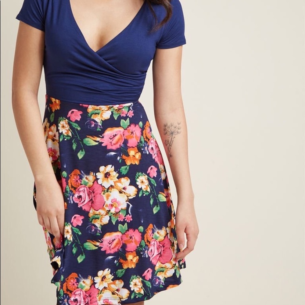 Botanical Breakfast Knit Dress in Navy Blossoms